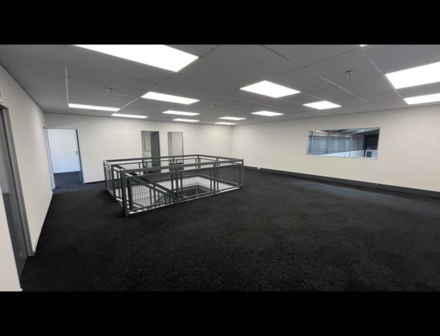 1,584M² WAREHOUSE TO LET IN ISANDO